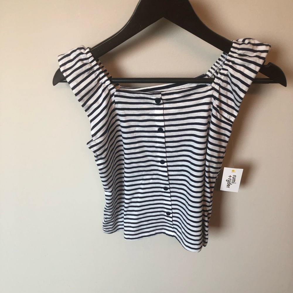 Sleeveless button front top